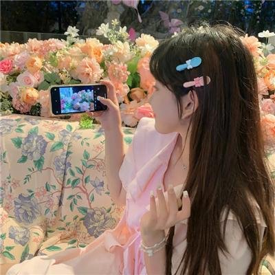 蓝色江流淌